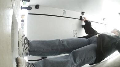 大学女厕全景偷拍5位漂亮的小姐姐各种姿势嘘嘘粉嫩的小鲍鱼完美呈现 (3)